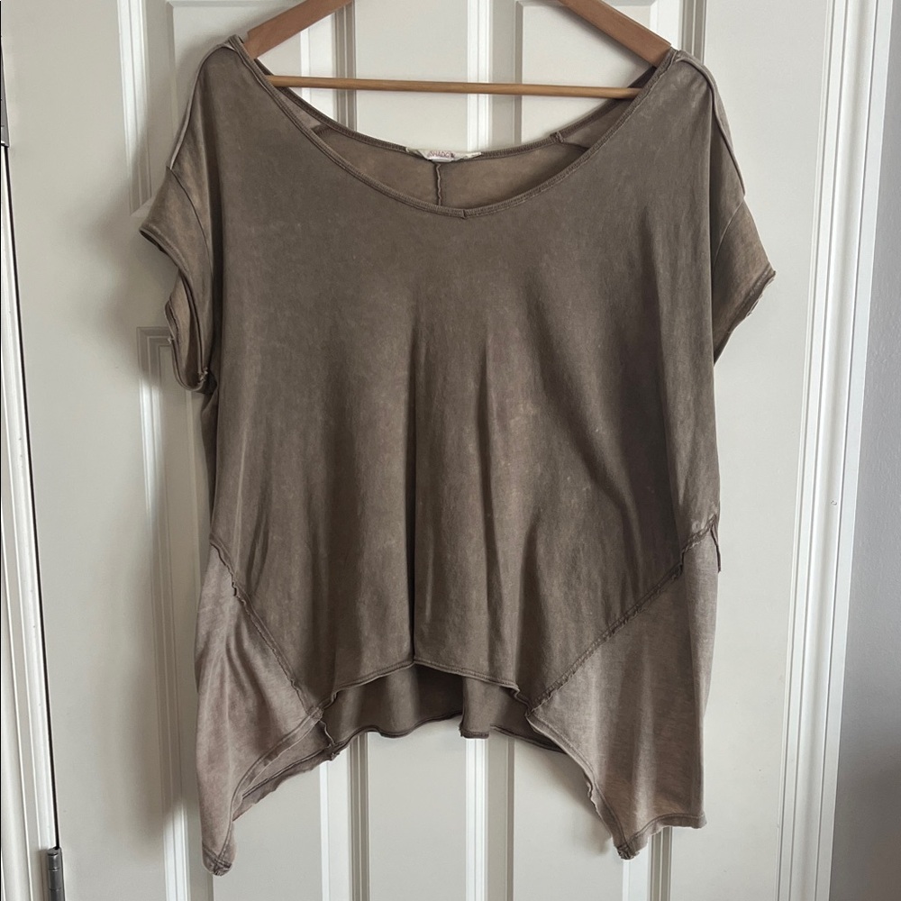 Sun & Shadow Taupe Short Sleeve Top